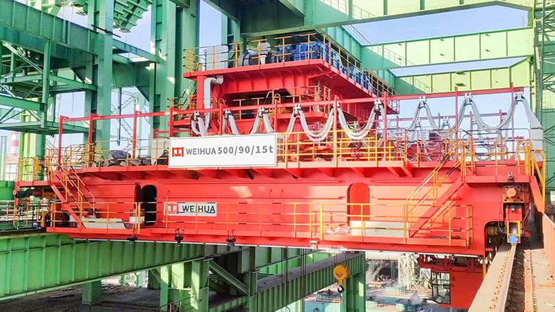 4-9-j9国际服务于河北某钢铁公司国内最大吨位铸造起重机.jpg